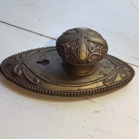 Vintage Style Doorknob Coat Hanger - Picture 4 of 15